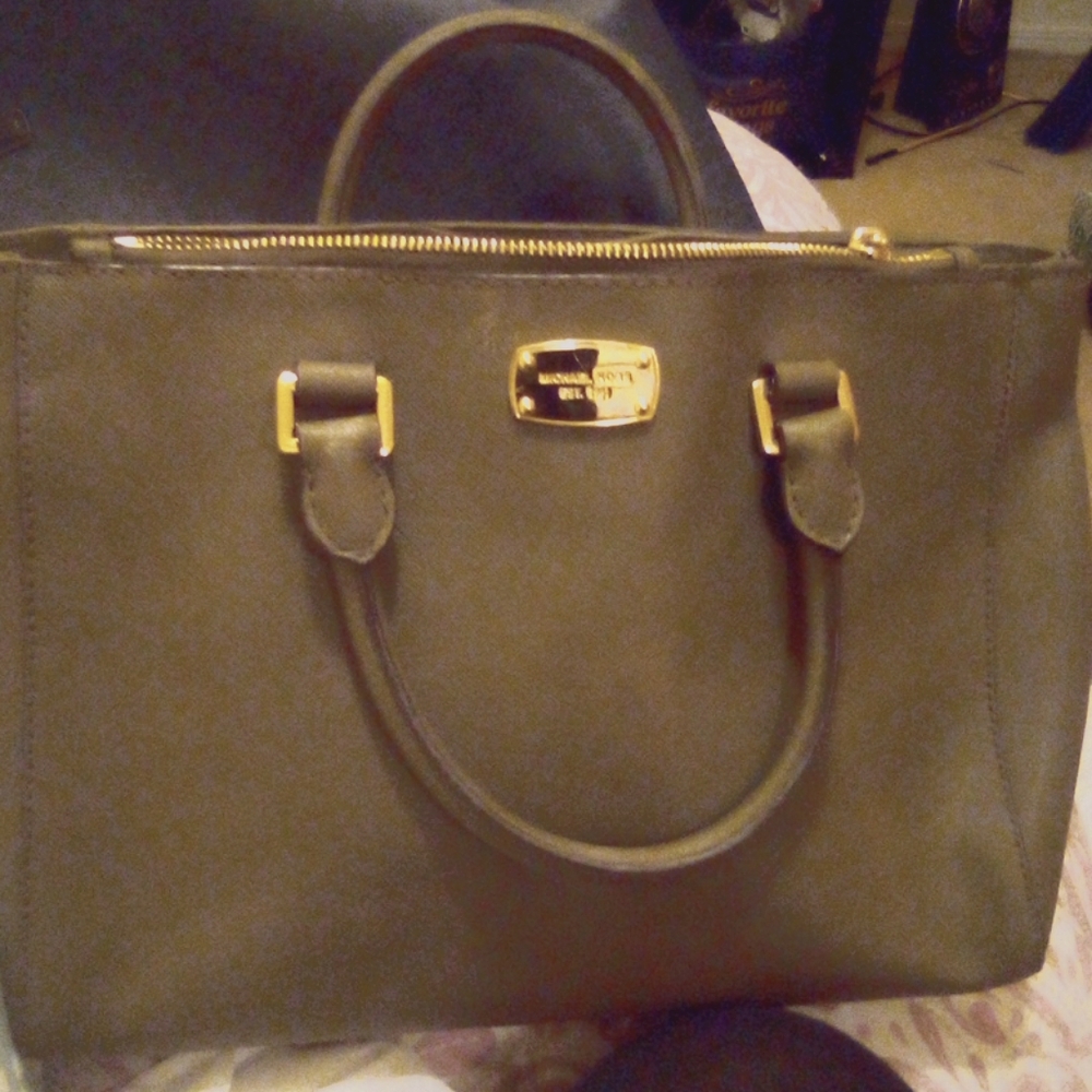 Micheal kors army green tote